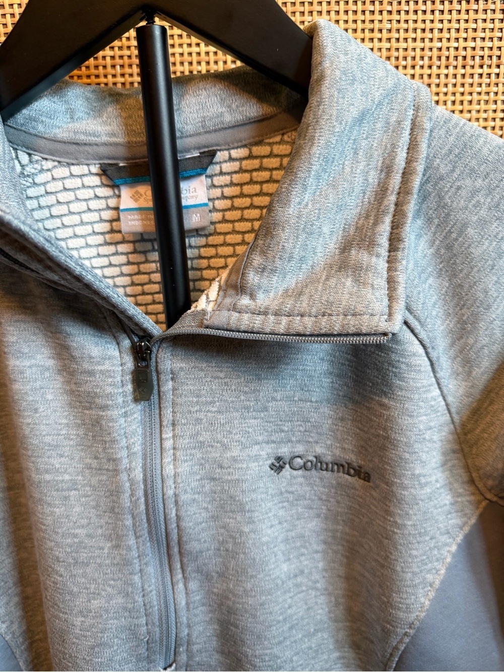 Columbia Women's Light Gray Half-Zip Performance Pullover - Picture 2 of 4